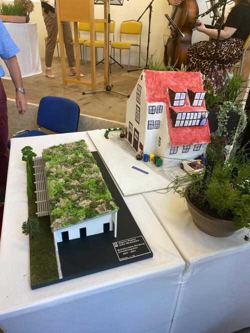 Bild über Planungen des Erweiterungsbaus in Modellform