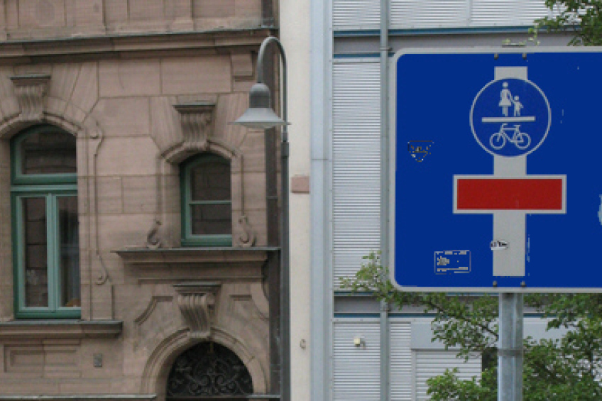 Bild © Hugo Walser Sackgasse, Radfahrer frei, Bild © Hugo Walser