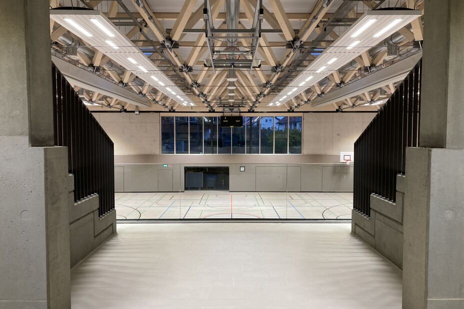 Bild © Marcus Münzel, wbg Nürnberg Die Dreifach-Turnhalle am Standort der Grundschule Am Thoner Espan 10 ist fertiggestellt., Bild © Marcus Münzel, wbg Nürnberg