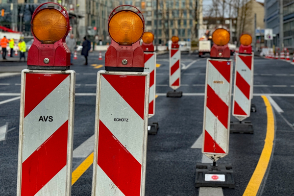 Baustelle am Rathenauplatz - Absperrbaken