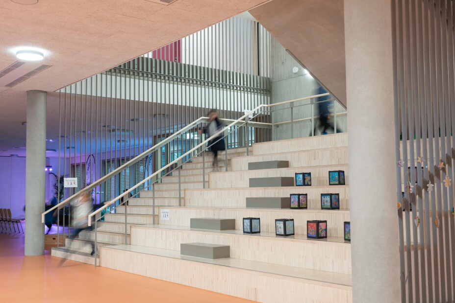 Bild © Philip Hauck Foyer der Grundschule Forchheimer Straße im Jahr 2025., Bild © Philip Hauck