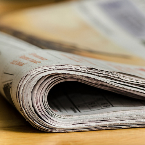 © Andrys / Pixabay Eine Zeitung liegt auf einem Tisch © Andrys / Pixabay