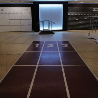 ( Bild: Axel Eisele / Stadt Nürnberg ) Blick in das leerstehende Kaufhof-Gebäude.