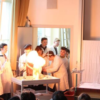 ( Bild: N. Friedrich / Stadt Nürnberg ) Chemische Gruselgeschichte