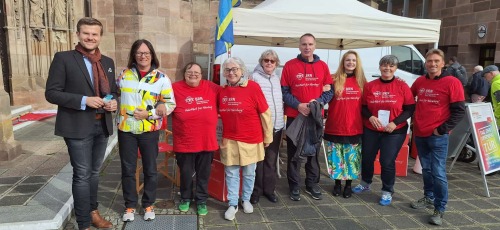 Gruppenbild Tag der offenen Tür mit OBM König