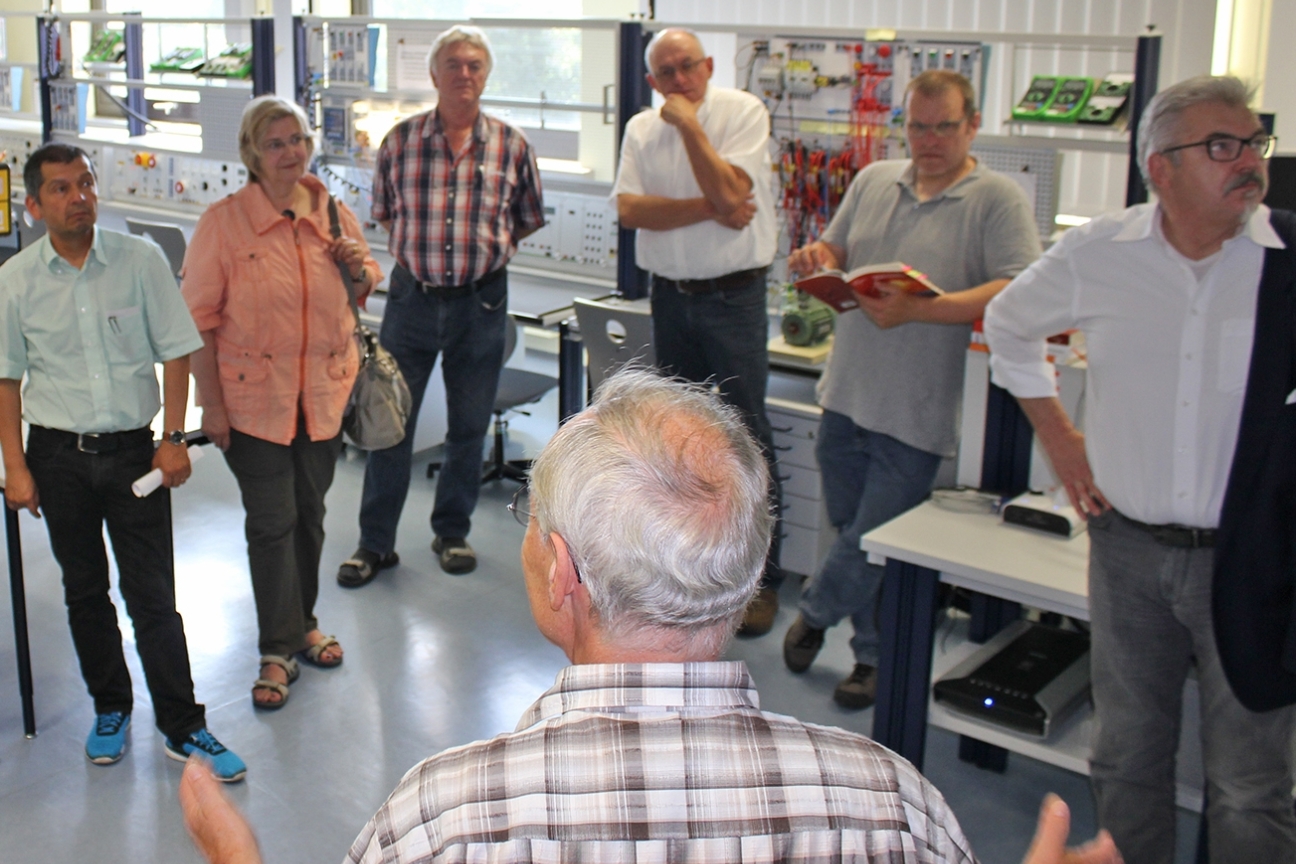 Führung durch das "Elektro-Labor", Bild © Bernhard Palm