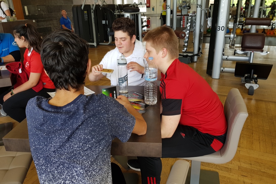 Schüler im Fitnessstudio, Bild © Phillip Wolf / Stadt Nürnberg