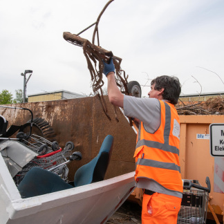 ( Bild: Christine Dierenbach / Amt für Kommunikation und Stadtmarketing ) : Jürgen Sindel und seine sechs Kollegen vom Sör-Bereitschaftsdienst