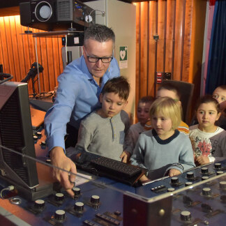 ( Bild: Christine Dierenbach / Stadt Nürnberg ) Ein Tag im Planetarium