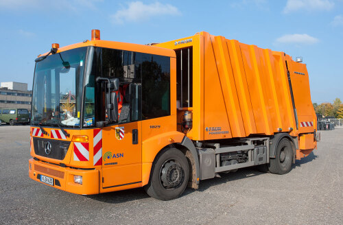 Müllwagen des städtischen Abfallwirtschaftsbetriebs.