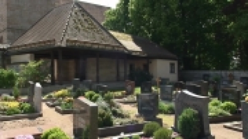 Trauerhalle Friedhof Großgründlach © frh