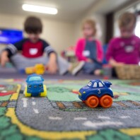 Kinder spielen in der Kita