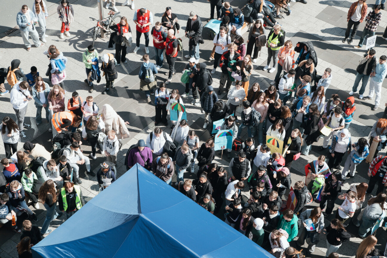 2025 Schule ohne Rassismus, Bild © Andrea Holzner Stimmungsbild der Aktion auf dem Kornmarkt am 25. März 2025, Bild © Andrea Holzner