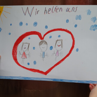 ( Bild: Kulturladen Loni-Übler-Haus / Thusneldaschule Nürnberg ) Aktion im Rahmen der Wochen gegen Rassismus