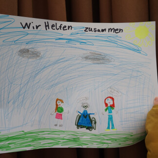 ( Bild: Kulturladen Loni-Übler-Haus / Thusneldaschule Nürnberg ) Aktion im Rahmen der Wochen gegen Rassismus