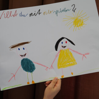 ( Bild: Kulturladen Loni-Übler-Haus / Thusneldaschule Nürnberg ) Aktion im Rahmen der Wochen gegen Rassismus