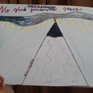 ( Bild: Kulturladen Loni-Übler-Haus / Thusneldaschule Nürnberg ) Aktion im Rahmen der Wochen gegen Rassismus