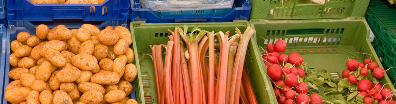 Marktstand Gemüse, Bild © Ralf Schedlbauer