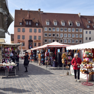 Blick über den Nürnberger Ostermarkt