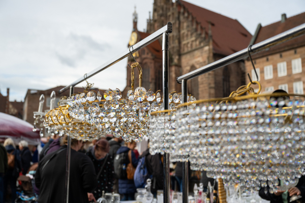 Verkaufsstand Trempelmarkt am Nürnberger Hauptmarkt