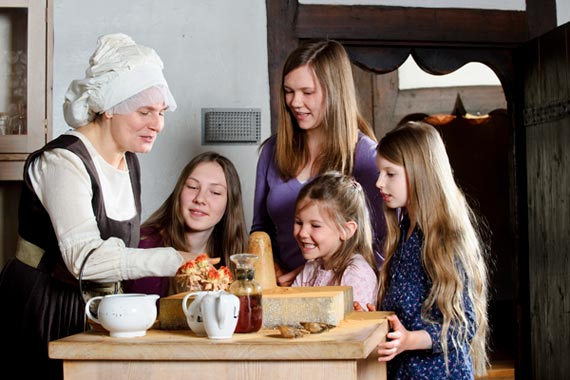 Für Kinder ein spannendes Vergnügen: die Führungen mit Agnes Dürer.