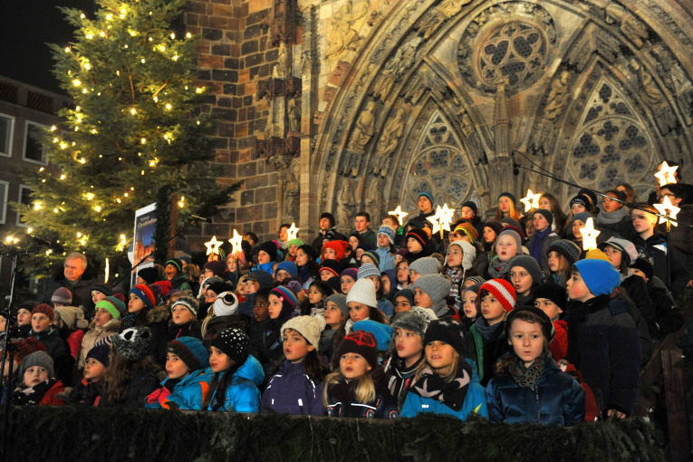 Chorklassen am Christkindlesmarkt