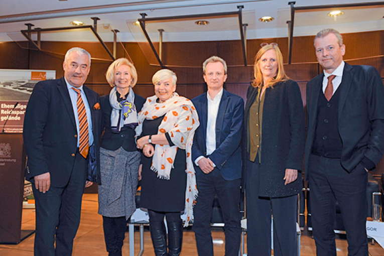 v.l.n.r.: Dr. Ludwig Spaenle, Prof. Dr. Julia Lehner, Susanne Höhn, Prof. Dr. Charlotte Bühl-Gramer, Dr. Ulrich Maly