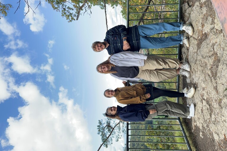 Das Team des Jugendtreff Oase auf einem Teamfoto. V.l.n.r. Patricia Ziche, Johanna Senska, Sandy Kinast und Sebastian Krumm.