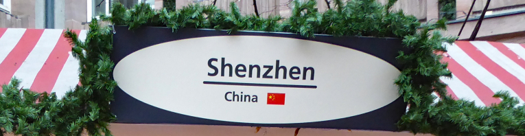 Schild der Shenzhen Bude am Markt der Partnerstädte in Nürnberg