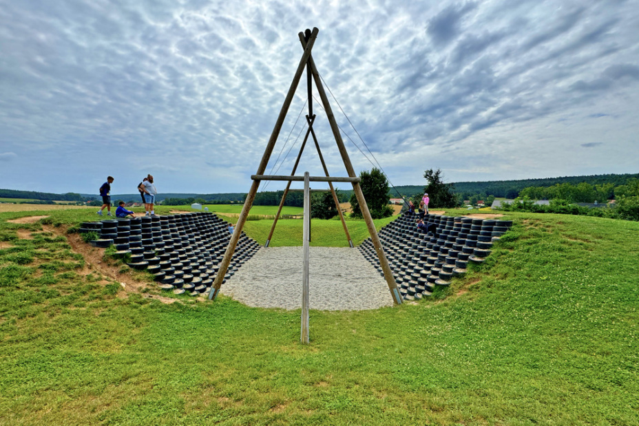 Schaukelstation auf dem Schaukelwanderweg in Vestenbergsgreuth, Bild © Fabian Schäfer / Stadt Nürnberg