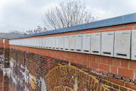 Bild Über 300 Fledermauskästen wurden an zwei Fassaden der Kongresshalle befestigt.