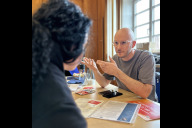 Bild Ständig im Gespräch: Denny Schleret, Filialleiter bei dm-Drogeriemarkt, freute sich über viele gut vorbereitete Interessenten bei der NOA-Arbeitgeberbörse.