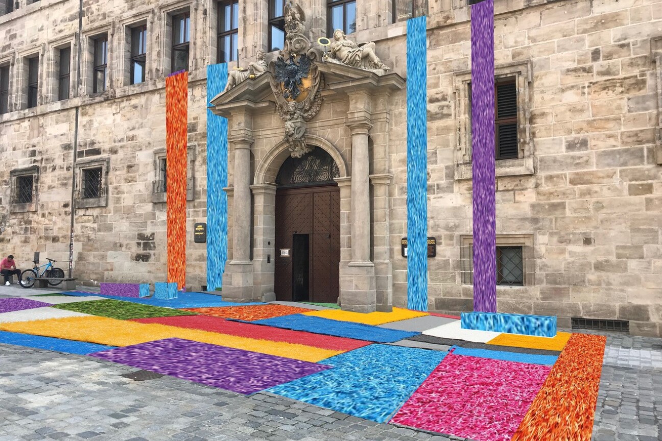 Bunte Kunstrasenteppiche vor dem Alten Rathaus © Barbara Engelhardt, Stadt Nürnberg