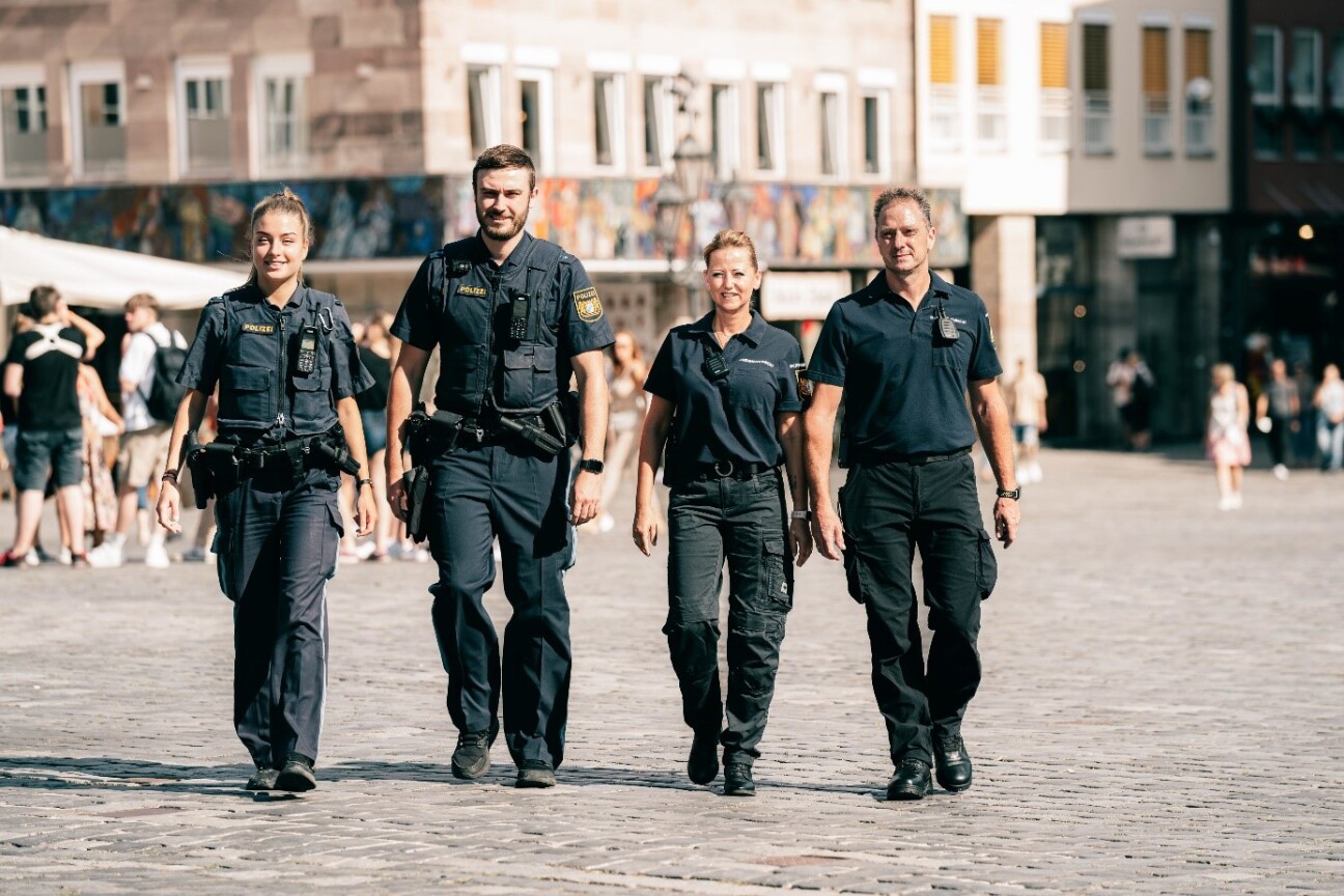 Polizist*innen © Bayer / Polizei