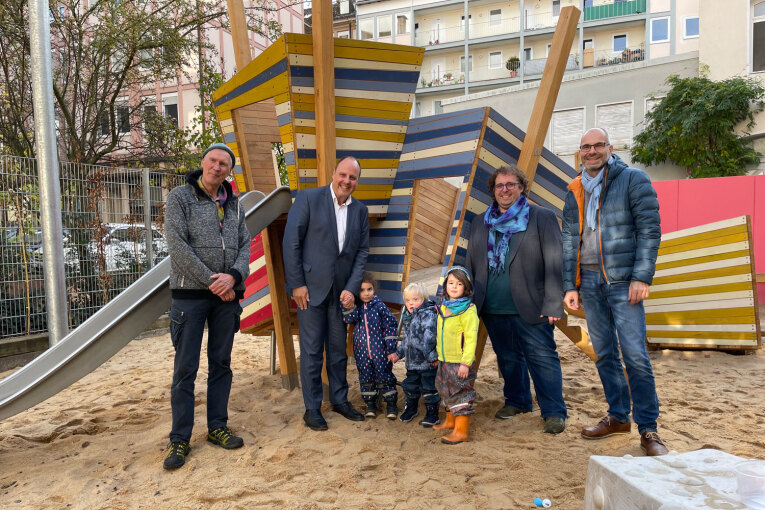 Eröffnung des fertiggestellten Spielplatzes in der Kieselbergstrasse