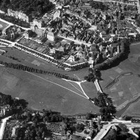 Wo sich heute der Wöhrder See erstreckt, reichten früher die Pegnitzauen bis zur Wöhrder Wiese, wie diese Aufnahme von 1927 zeigt.