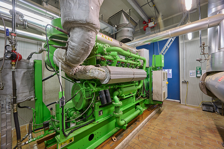 In Blockheizkraftwerken mit Gasmotoren wird das Klärgas zu Strom- und Wärmeerzeugung genutzt.