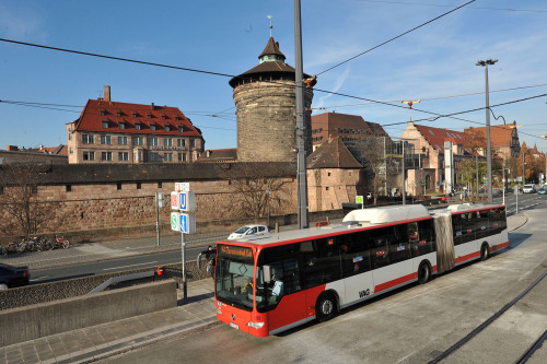 © Ohne Bildnachweis Bus am Königtor. © Ohne Bildnachweis