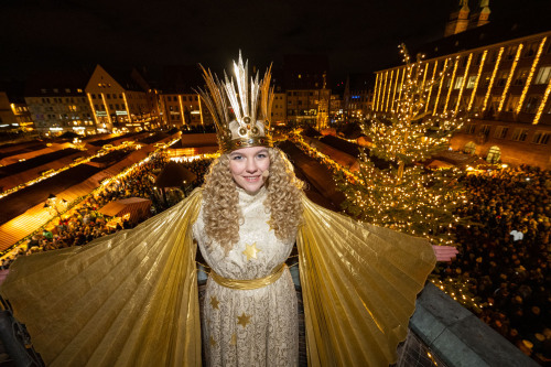 Am Freitag, 29.November 2024, hat das Nürnberger Christkind seinen Markt eröffnet.