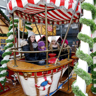 Schiffschaukel auf der Nürnberger Kinderweihnacht.