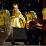 Märchenstunde des Christkinds im Sternenhaus.