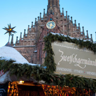 Zwetschgenmännla Stand auf dem Christkindlesmarkt.