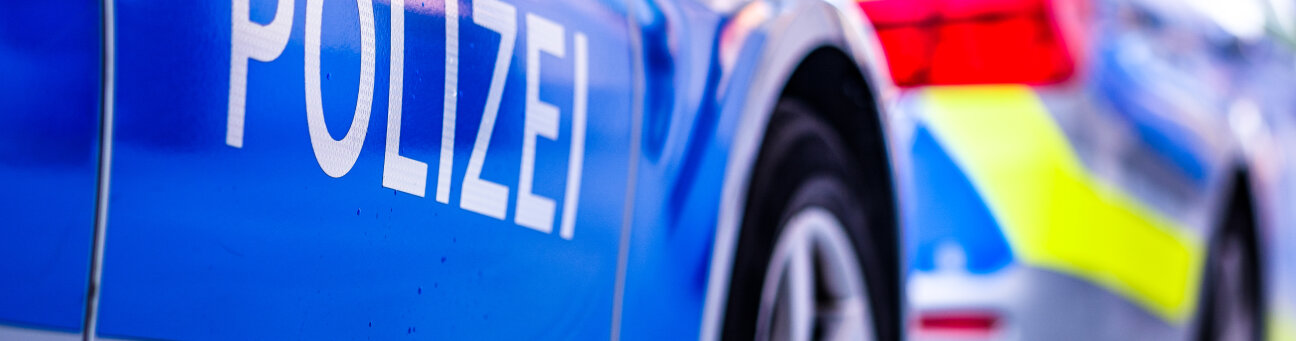 typical police vehicle in germany - translation: police © Ralph Hoppe / Adobe Stock