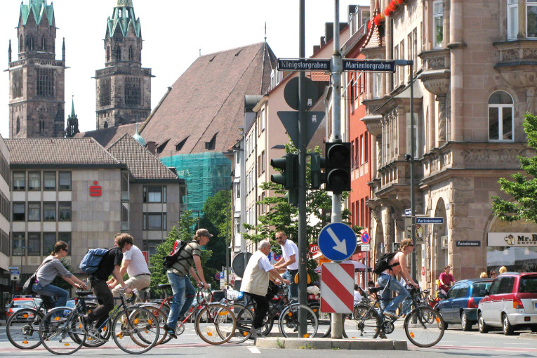 Fahrradweg am Königstorgraben