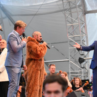 Die a Cappella-Band Viva Voce begeisterte am Freitagabend gemeinsam mit den Nürnberger Symphonikern die Zuschauer auf dem Hauptmarkt. 