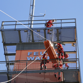 ( Bild: Christina Bleisteiner / Stadt Nürnberg ) Tag der offenen Tür 2017 auf der Feuerwache 5