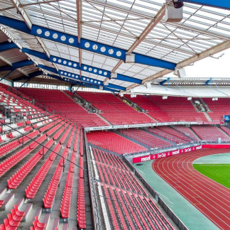 ( Bild: Philipp Herzog / Stadion Nürnberg Betriebs GmbH ) Max Morlock Stadion innen