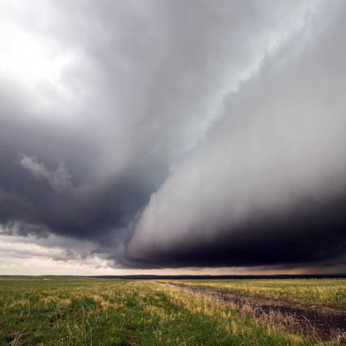 © AdobeStock Aufziehender Sturm über einer Landschaft. © AdobeStock