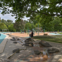 Spielplatz und Wasserspielplatz an der Norikusbucht.