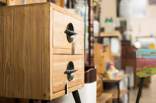 Second Hand Möbel in einem Laden